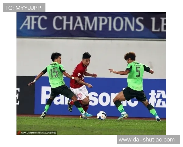 上海羽毛球队快攻革新之路:从传统到现代的全面转型与突破 上海羽毛球队快攻革新之路:从传统到现代的全面转型与突破